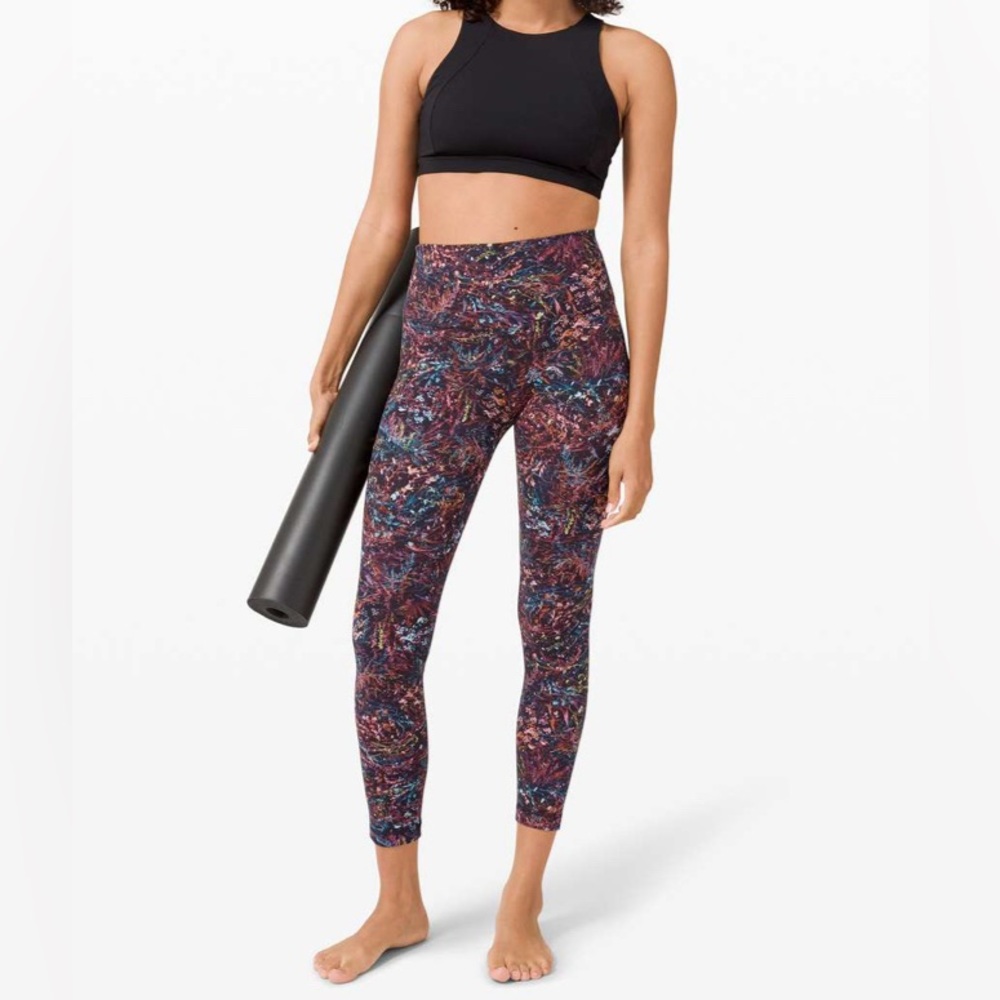 #537 Lululemon Align Pant II 25"
Foliage Overlay Multi - Sz 6